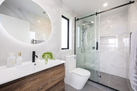 Photo of property in 60 Matangi View Drive, Orewa, 0931