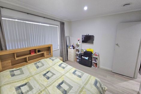 Photo of property in 3/96 Titirangi Road, New Lynn, Auckland, 0600