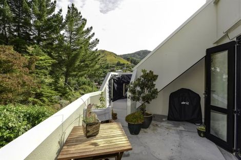 Photo of property in 2a Ticehurst Terrace, Lyttelton, 8082