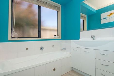 Photo of property in 154 Longview Drive, Papamoa Beach, Papamoa, 3118