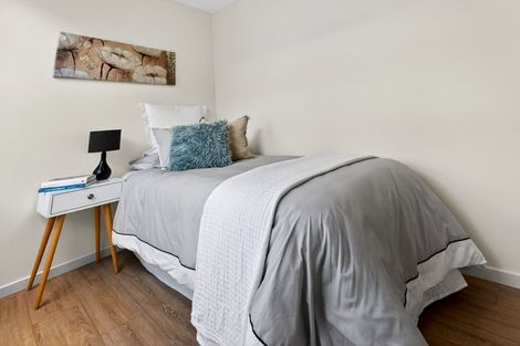 Photo of property in 5/1 Hillcrest Avenue, Hillcrest, Auckland, 0627