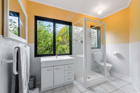 Photo of property in 116 Wood Bay Road, Titirangi, Auckland, 0604