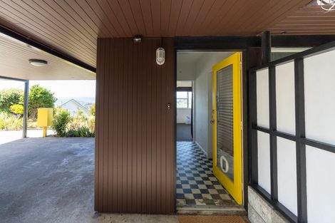 Photo of property in 6 Stormont Place, Kingston, Wellington, 6021