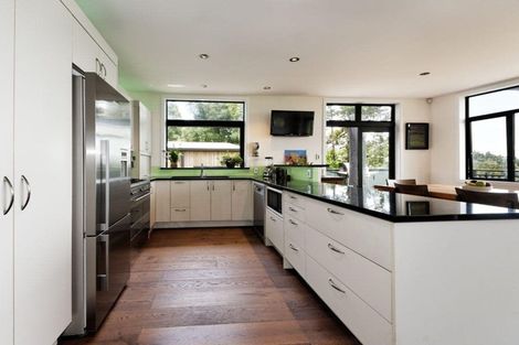 Photo of property in 66 Otitori Bay Road, Titirangi, Auckland, 0604