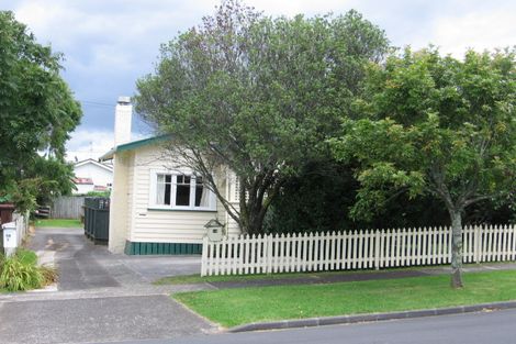 Photo of property in 14 Huapai Street, Onehunga, Auckland, 1061