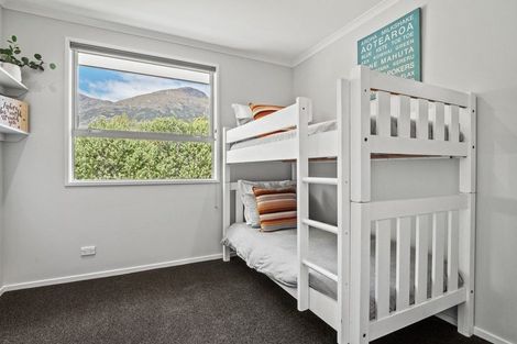 Photo of property in 10 Coburn Place, Lake Hayes, Queenstown, 9304