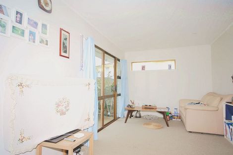 Photo of property in 2/28 Priestley Drive, Bucklands Beach, Auckland, 2014
