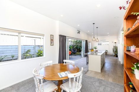 Photo of property in 20/1 Paritutu Road, Spotswood, New Plymouth, 4310