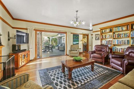 Photo of property in 124 Pendarves Street, New Plymouth, 4312