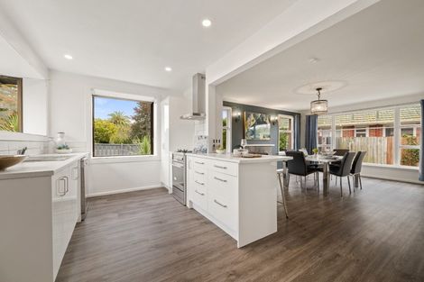 Photo of property in 16 Ilfracombe Place, Burnside, Christchurch, 8053