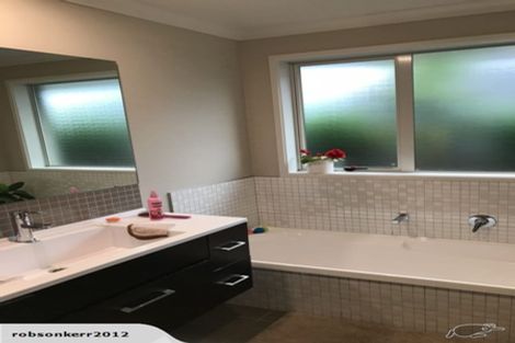 Photo of property in 50 Intrepid Crescent, Beachlands, Auckland, 2018