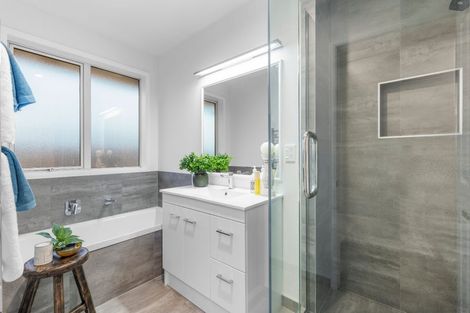 Photo of property in 5 Gilders Grove, Heathcote Valley, Christchurch, 8022