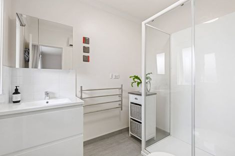 Photo of property in 37 Braid Road, St Andrews, Hamilton, 3200