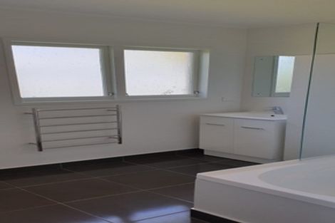 Photo of property in 1/11 Broadview Place, Howick, Auckland, 2014