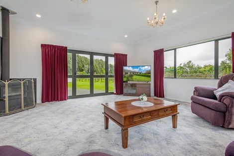 Photo of property in 10 Tui Glen Drive, Levin, 5571