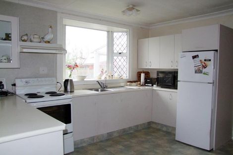 Photo of property in 17 Cross Street, Milton, 9220