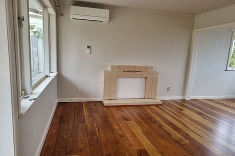 Photo of property in 602 East Coast Road, Pinehill, Auckland, 0630