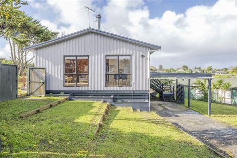 Photo of property in 60 Hamilton Drive, Waiuku, 2123