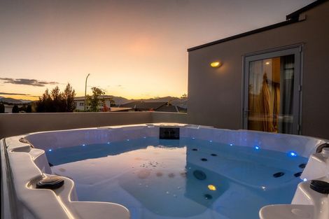 Photo of property in 1 Advance Terrace, Arrowtown, 9302