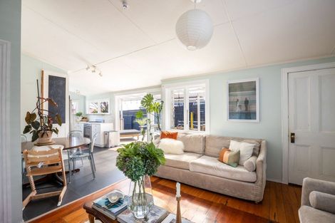 Photo of property in 17 Kowhai Street, Strandon, New Plymouth, 4312