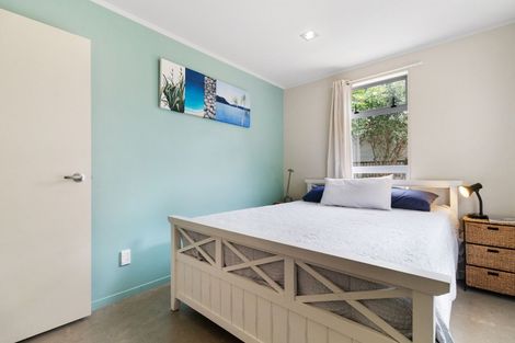 Photo of property in 1 Holland Close, Pauanui, Hikuai, 3579