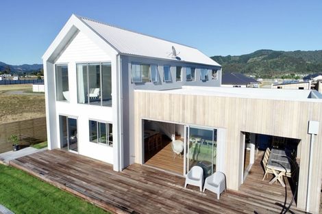 Photo of property in 16 Ngaroma Crescent, Whitianga, 3510