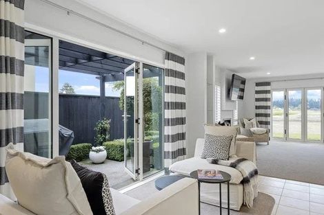 Photo of property in 132 Lake Terrace Road, Burwood, Christchurch, 8061