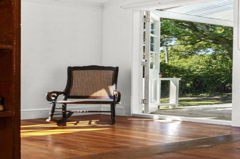 Photo of property in 90 Pendarves Street, New Plymouth, 4310