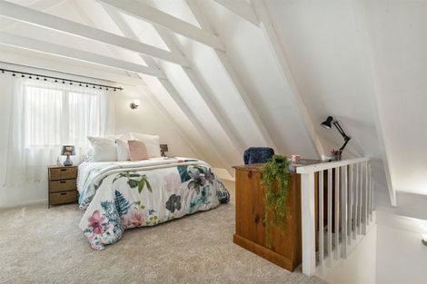 Photo of property in 2/1 Mulberry Place, Glenfield, Auckland, 0629