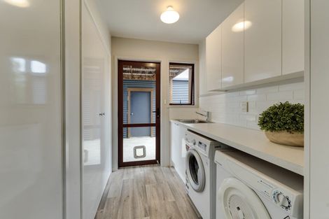 Photo of property in 94a Springvale Road, Clyde, Alexandra, 9391