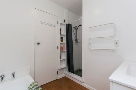 Photo of property in 60 Hathaway Avenue, Karori, Wellington, 6012