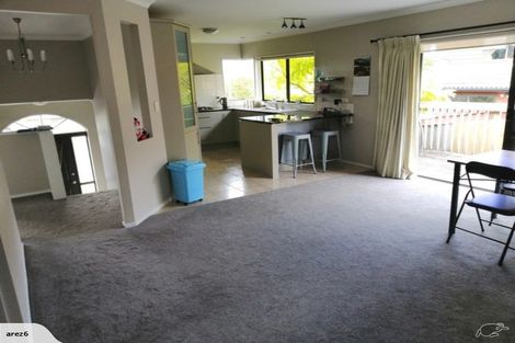 Photo of property in 21 Chadlington Avenue, Henderson, Auckland, 0612