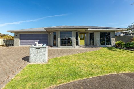 Photo of property in 43 Kakaho Drive, Tawhero, Whanganui, 4501