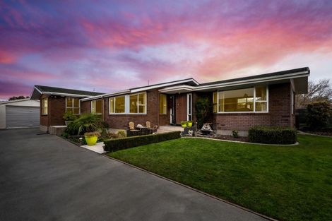 Photo of property in 30 Glenharrow Avenue, Avonhead, Christchurch, 8042