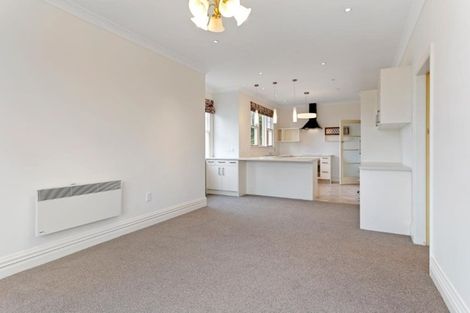 Photo of property in 37 Dyers Pass Road, Cashmere, Christchurch, 8022