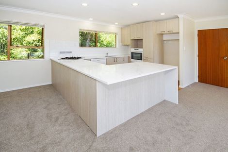 Photo of property in 1/2 Sylvan Avenue, Northcote, Auckland, 0627