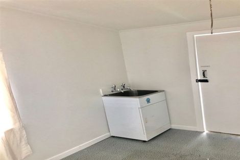 Photo of property in 51 Sturges Road, Henderson, Auckland, 0612