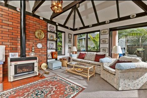 Photo of property in 1/268 Forrest Hill Road, Forrest Hill, Auckland, 0620