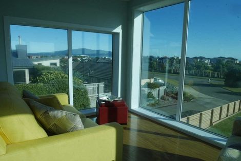 Photo of property in 156 Field Way, Waikanae Beach, Waikanae, 5036