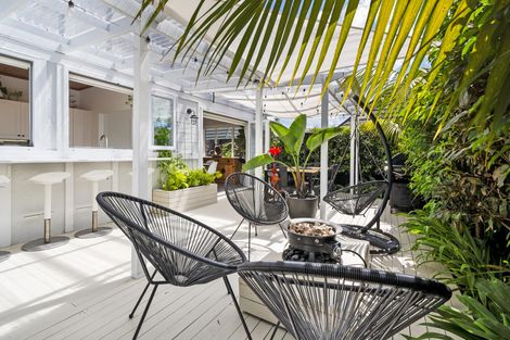 Photo of property in 17 Phoenix Avenue, Hokowhitu, Palmerston North, 4410