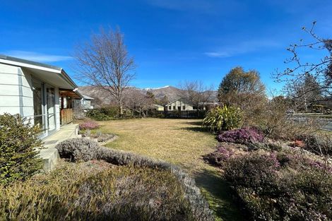 Photo of property in 1 Hunter Crescent, Wanaka, 9305