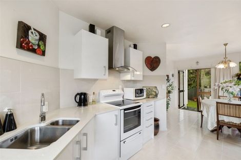 Photo of property in 2/12 Centorian Drive, Windsor Park, Auckland, 0632