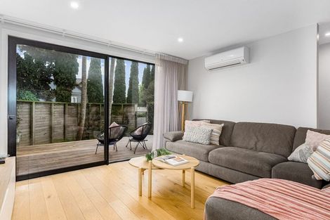 Photo of property in 1b Wai-iti Crescent, Woburn, Lower Hutt, 5010