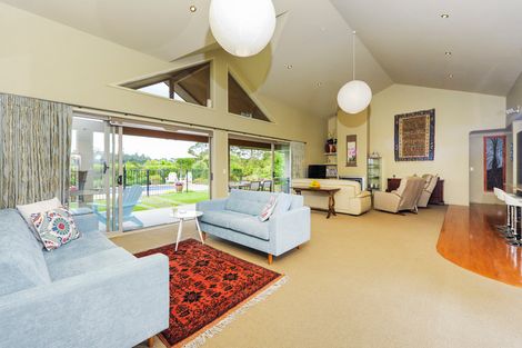 Photo of property in 580 West Coast Road, Oratia, Auckland, 0604