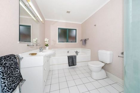 Photo of property in 10 Oakmont Place, Rototuna, Hamilton, 3210