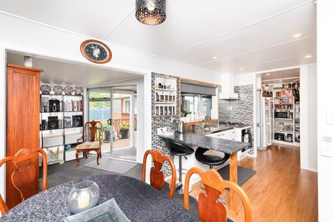 Photo of property in 44 Kaimanawa Street, Kelvin Grove, Palmerston North, 4414