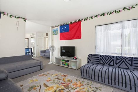 Photo of property in 9 Panzic Place, Glen Eden, Auckland, 0602