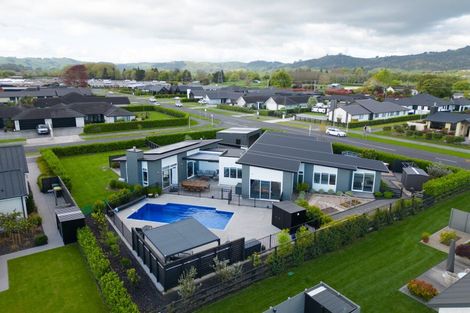 Photo of property in 14 Baxter Michael Crescent, Cambridge, 3434