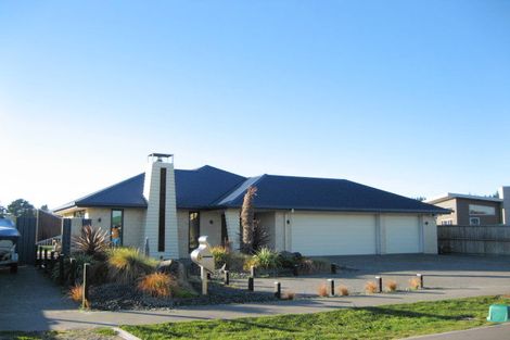 Photo of property in 8 Hemingway Place, Spencerville, Christchurch, 8083