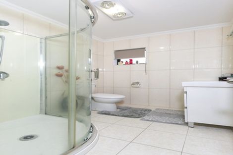 Photo of property in 27 Ellis Avenue, Mount Roskill, Auckland, 1041